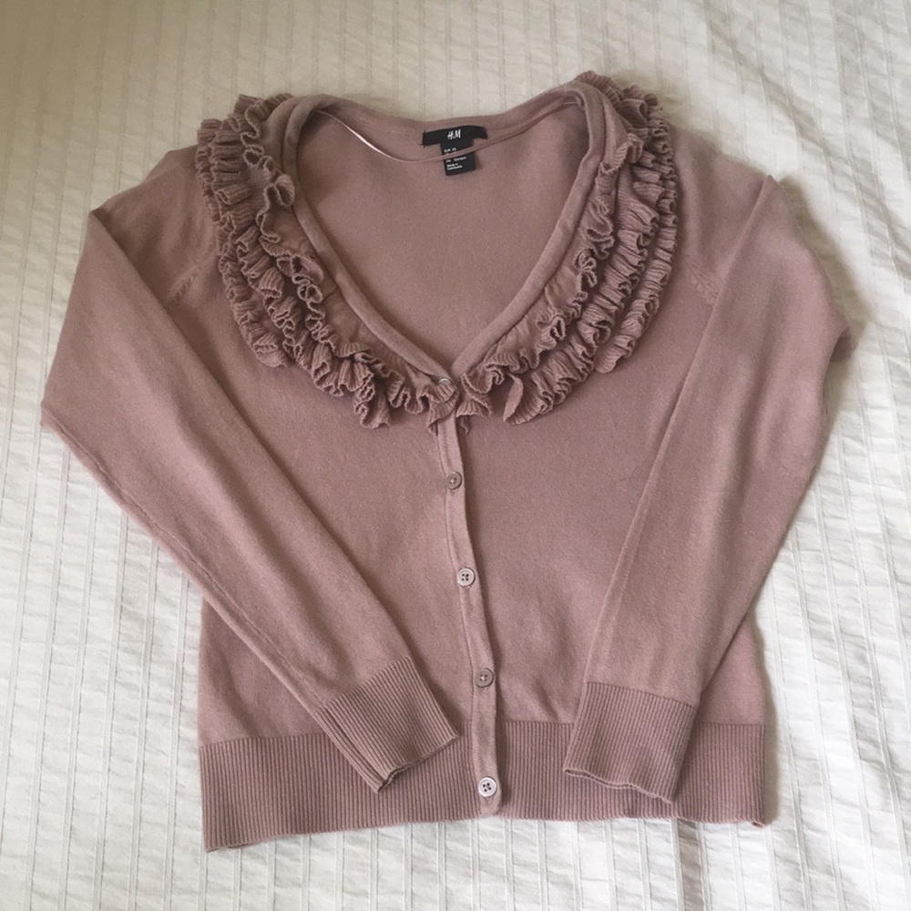 Ruffled collar sweater